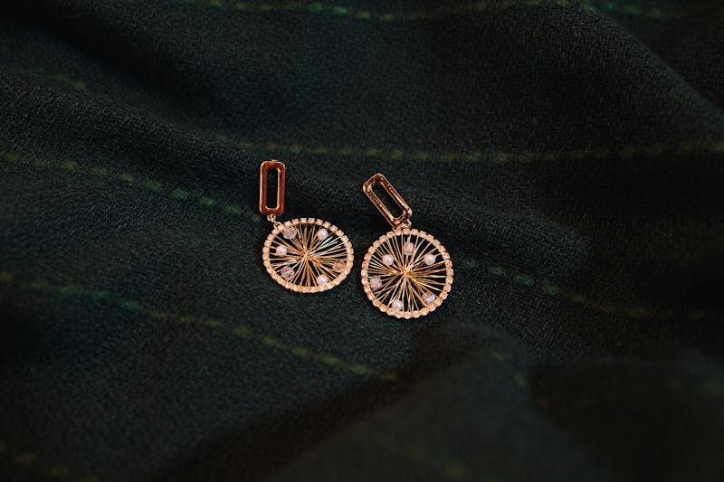 Aretes Huggie Diamantes Pavé