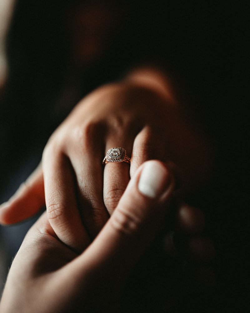 Anillo Halo de Esmeralda